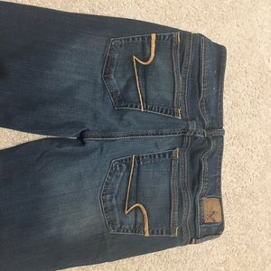 American Eagle size 6 kick boot  jeans